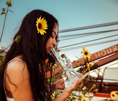 Hippy-hitting-bong-girl-sunflower-2392030217.jpg