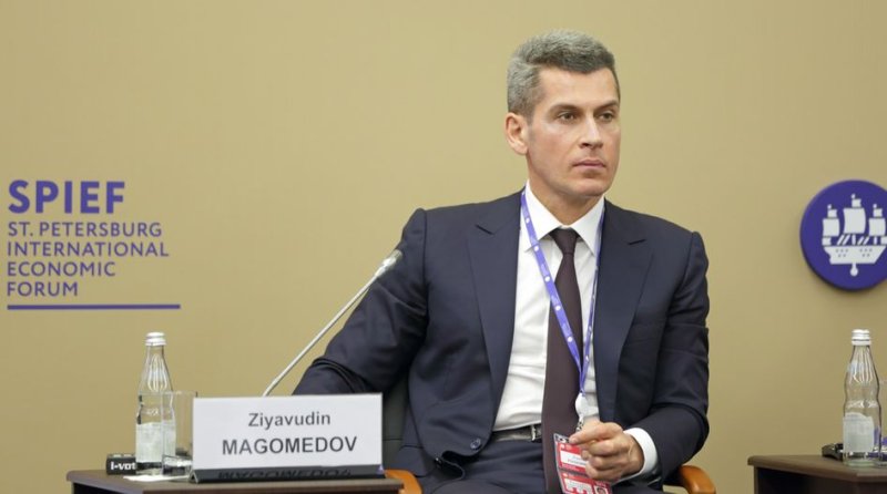 JAILED OLIGARCH.jpg