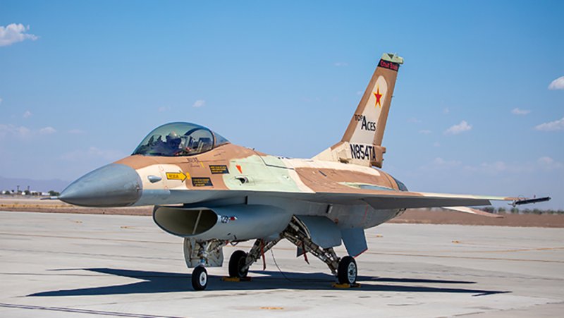 TopAces_F16_5.jpg