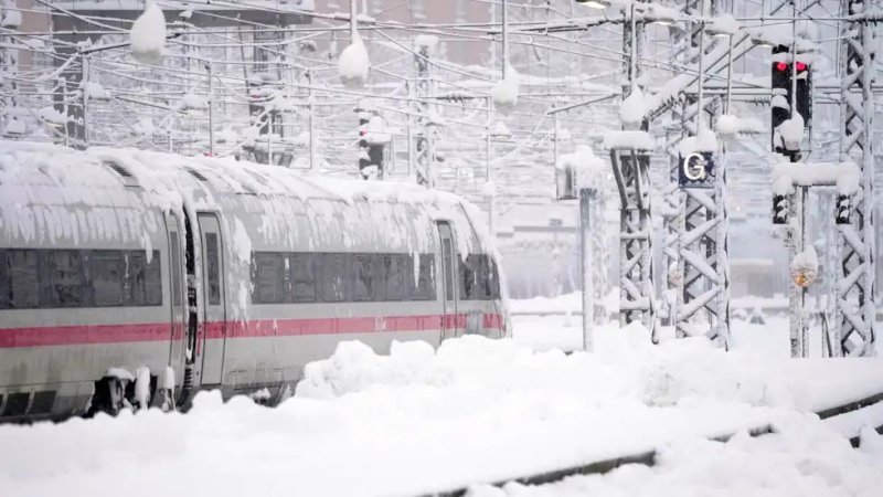 Train-snow.jpg